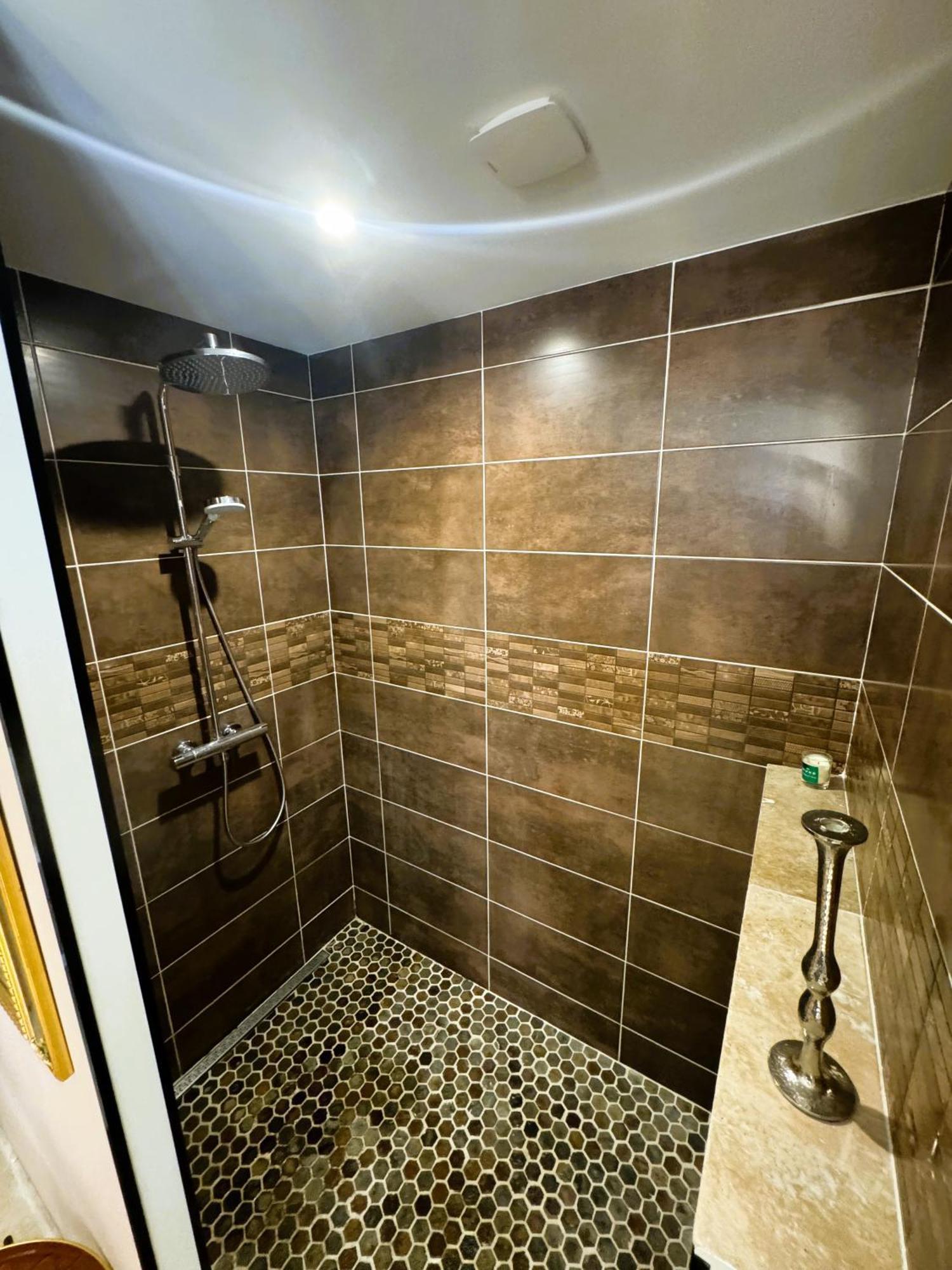 Le Dix - Classic Room - Vallabrix Proche Uzes Buitenkant foto