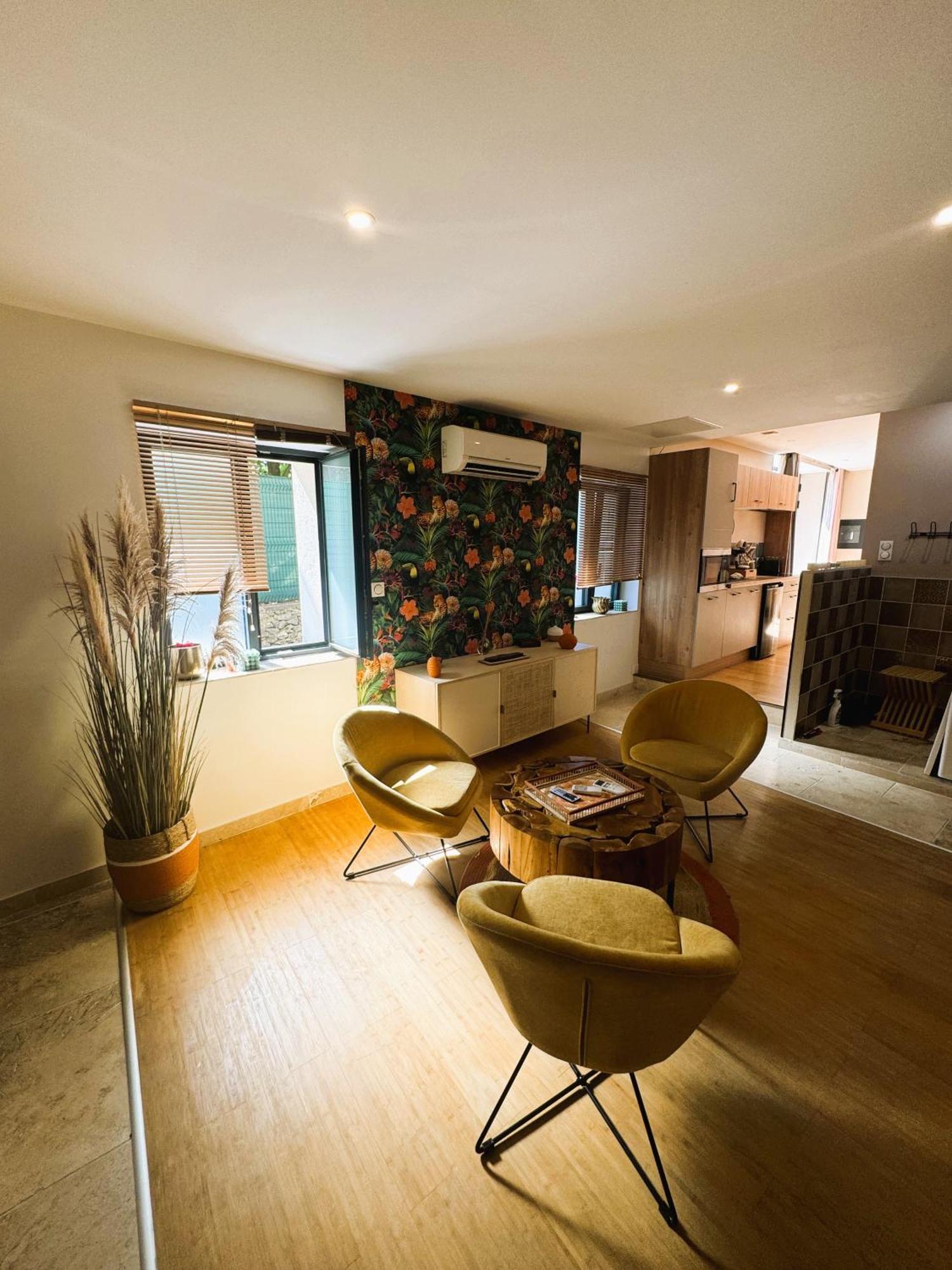 Le Dix - Classic Room - Vallabrix Proche Uzes Buitenkant foto