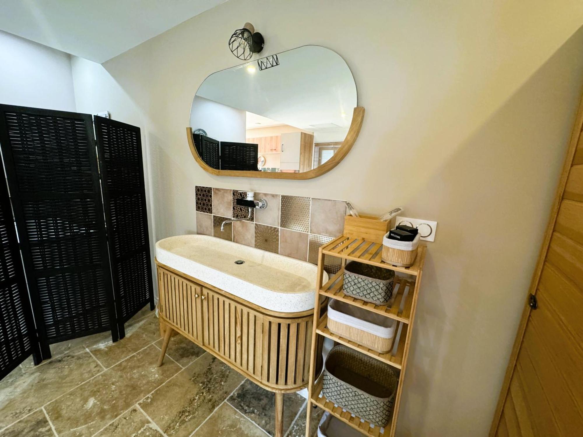 Le Dix - Classic Room - Vallabrix Proche Uzes Buitenkant foto