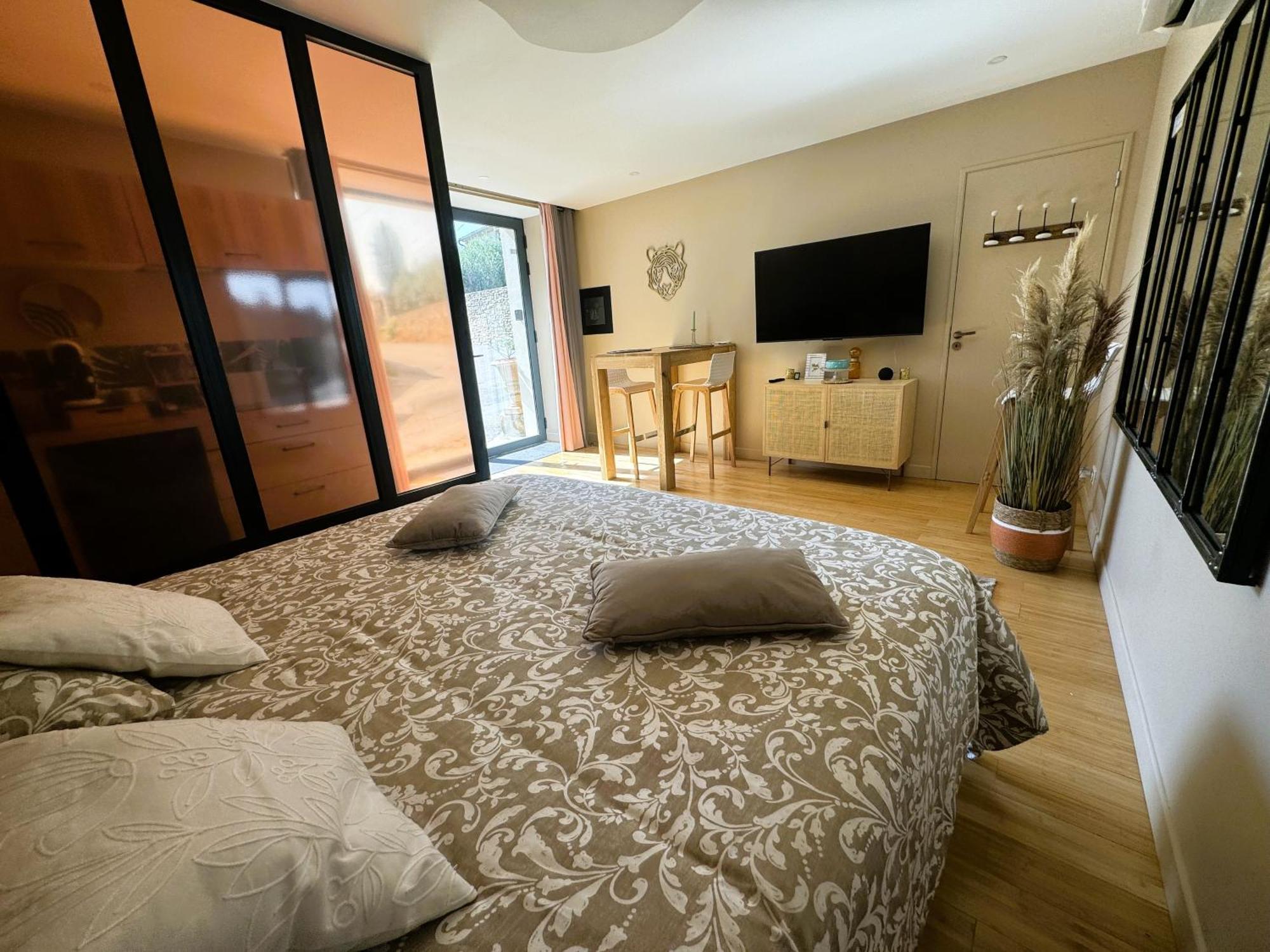 Le Dix - Classic Room - Vallabrix Proche Uzes Buitenkant foto